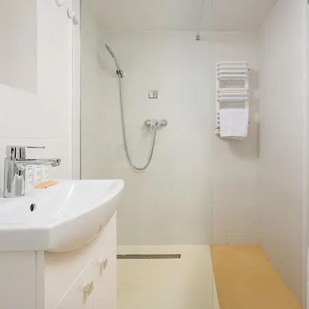 Appartamento Wola Chic With Mezzanine By Bookinghost *